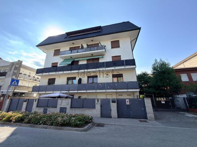 Appartamento in affitto a Commenda Est, Rovigo