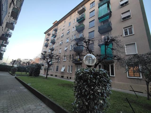 Appartamento in affitto a Municipio 9, Milano