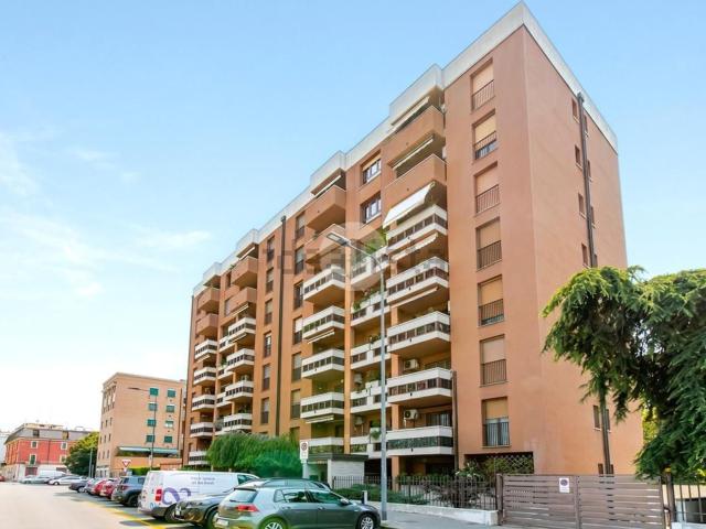 Appartamento in affitto a Municipio 7, Milano