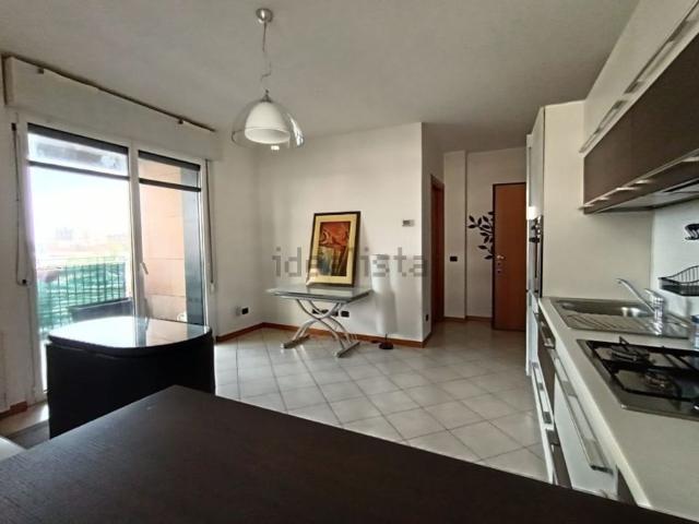 Appartamento in affitto a Municipio 9, Milano