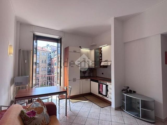 Appartamento in affitto a Municipio 9, Milano