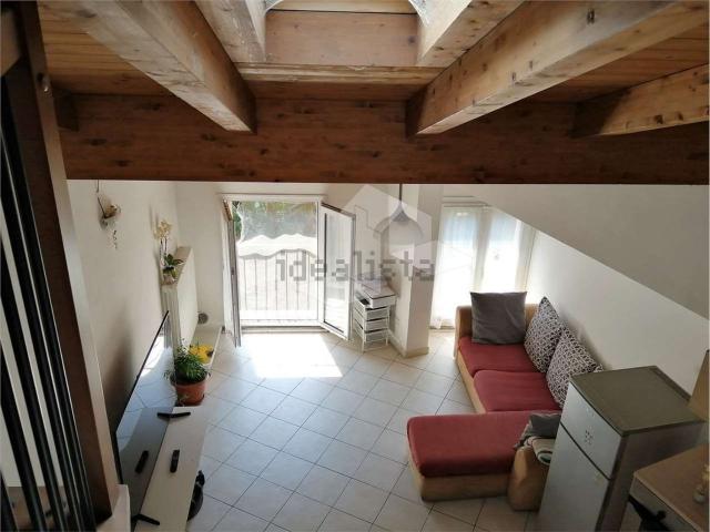 Appartamento in affitto a Sant'Agostino città-Porta Castello, Re