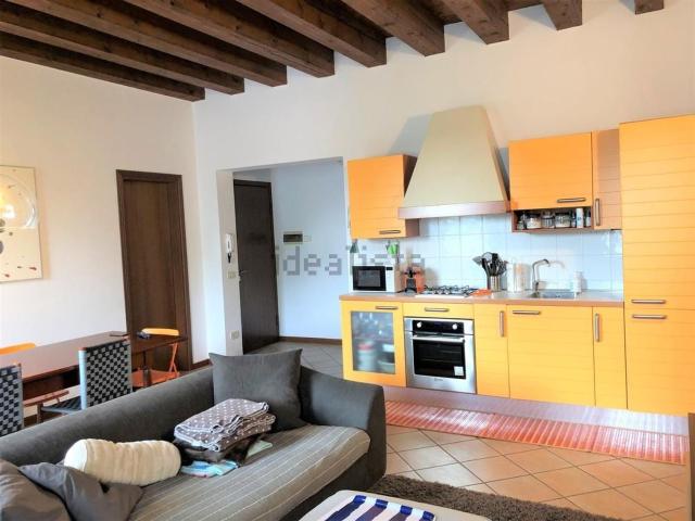 Appartamento in affitto a Ovest, Brenzone