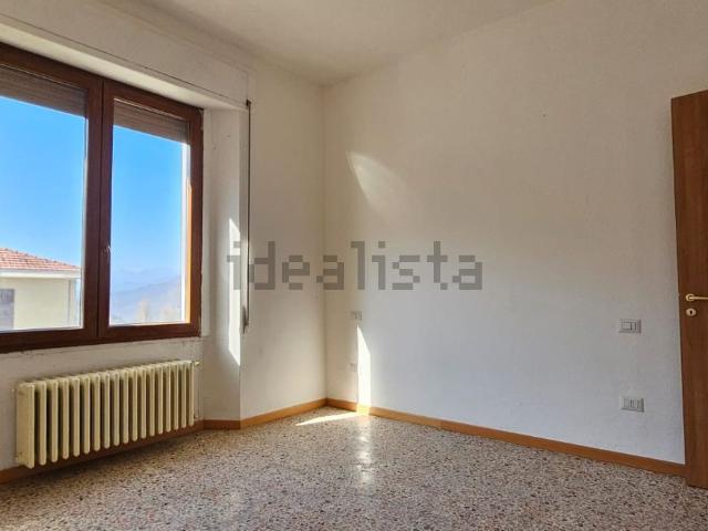 Appartamento in affitto a Varsi, Reggio Emilia