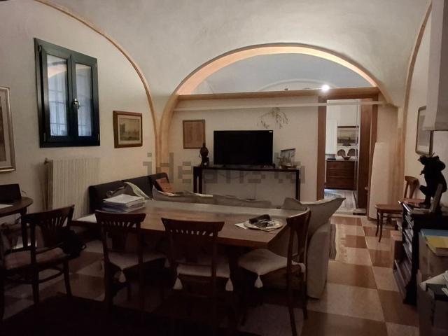 Appartamento in affitto a Santo Stefano, Bologna