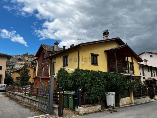 Appartamento in affitto a Rocca Di Mezzo, Abruzzo