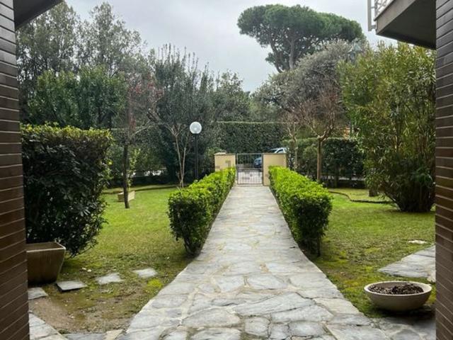 Appartamento in affitto a Vittoria Apuana, Forte Dei Marmi