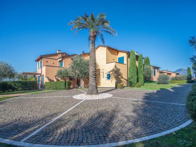 Appartamento in affitto a Loncrino, Torri Del Benaco