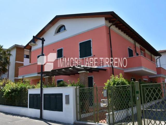 Appartamento in affitto a Marina di Massa, Marina Di Massa