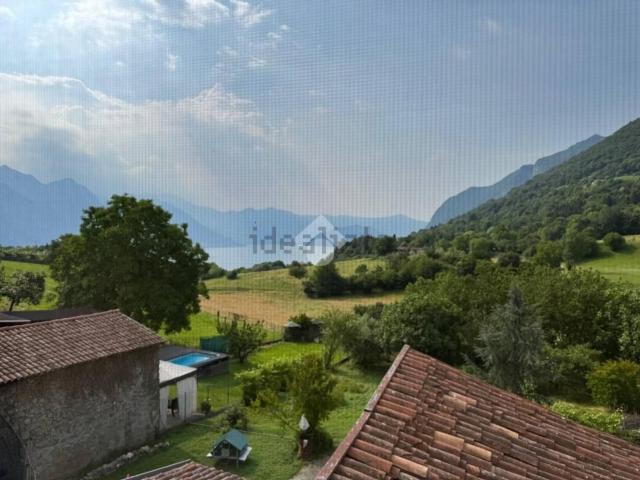 Appartamento in affitto a Solto Collina, Lombardia