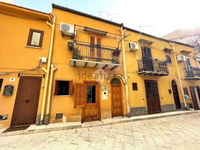 Appartamento in affitto a Aquino, Monreale