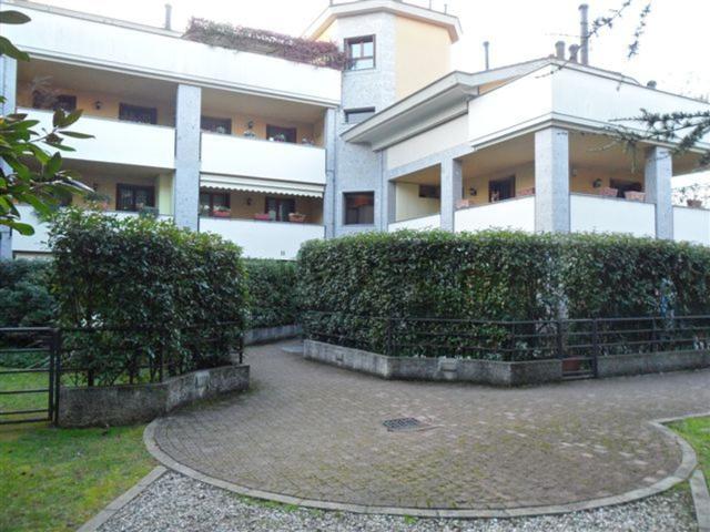 Appartamento in affitto a Vedano Al Lambro, Lombardia