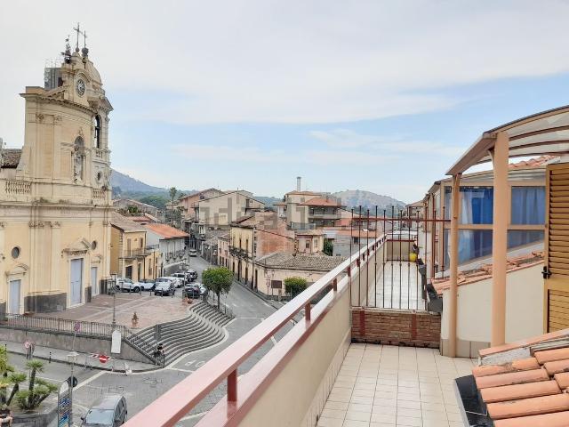 Attico in affitto a Belpasso, Sicilia