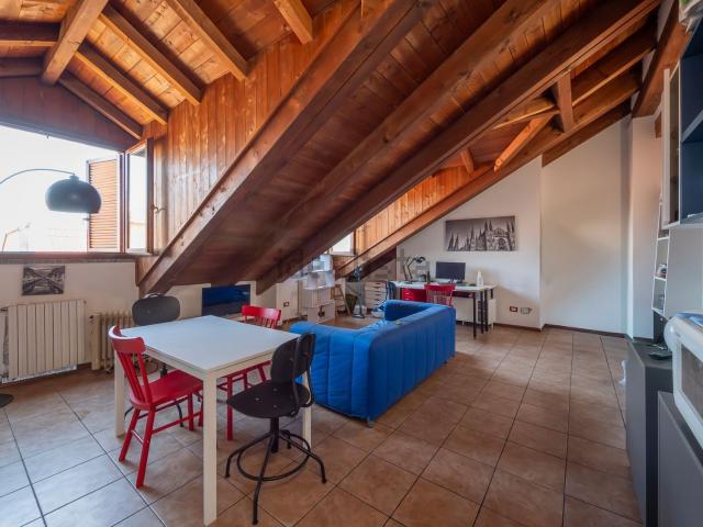 Appartamento in affitto a Municipio 9, Milano