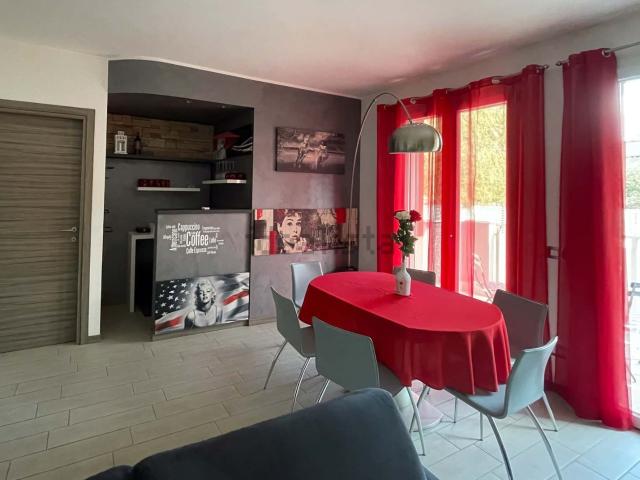 Appartamento in affitto a Rovascio, Tavernerio