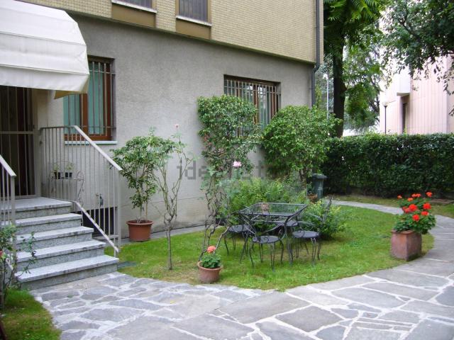 Appartamento in affitto a Municipio 8 di Milano, Milano