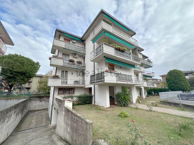 Appartamento in affitto a Sud-Est, Brenzone