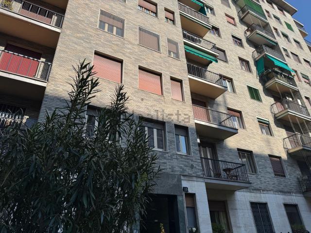 Appartamento in affitto a Municipio 6, Milano