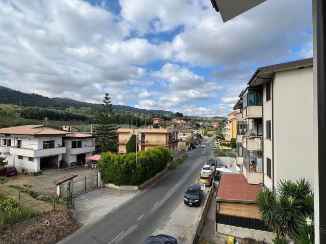 Appartamento in affitto a Bivona, Calabria