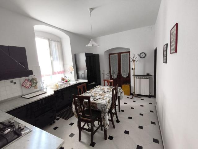Appartamento in affitto a Levante, Serra Riccò