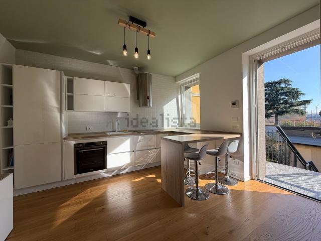 Appartamento in affitto a Municipio 9, Milano