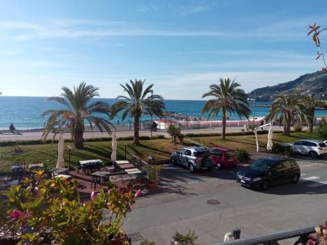 Appartamento in affitto a Ospedaletti, Liguria
