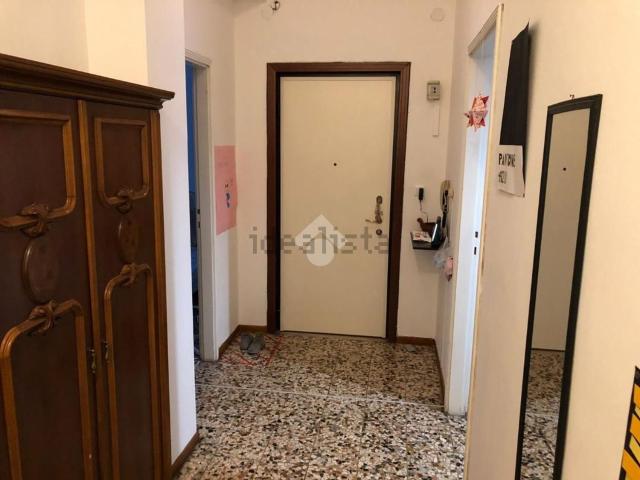 Appartamento in affitto a Ponte di Pietra, Pavia