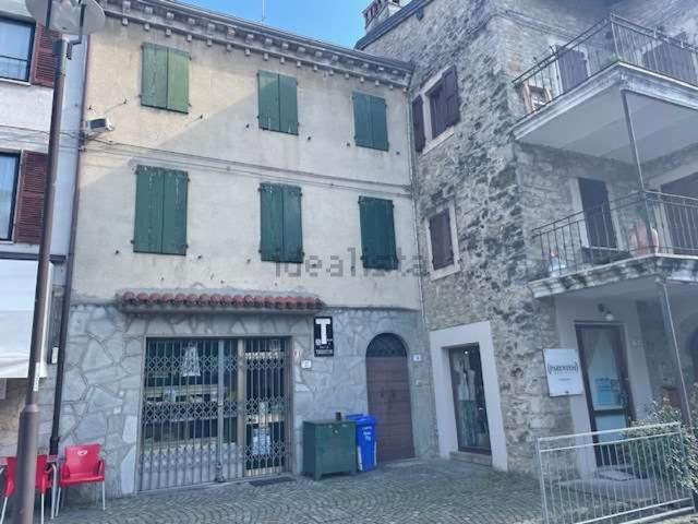 Appartamento in affitto a Tizzano Val Parma, Reggio Emilia