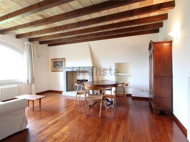 Appartamento in affitto a Cantù, Como