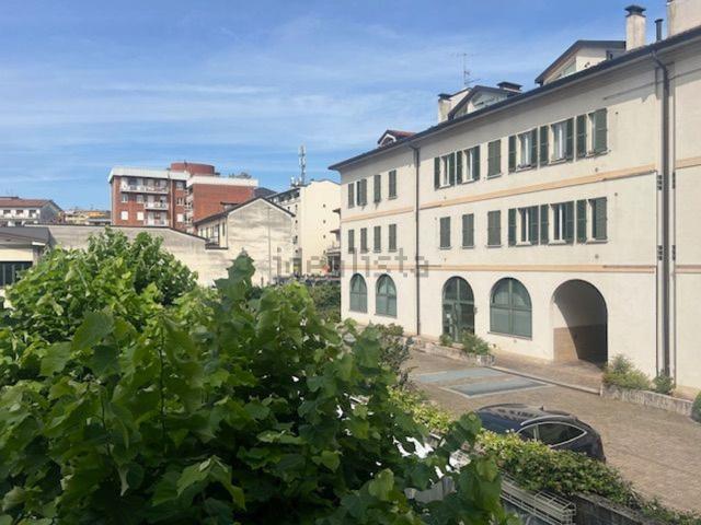 Appartamento in affitto a Biumo Superiore, Varese