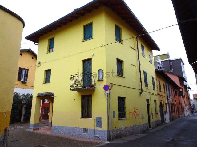 Appartamento in affitto a Lucernate, Rho