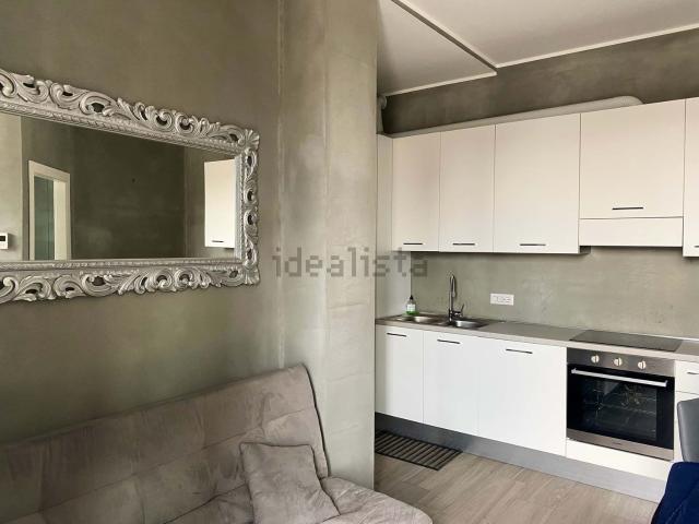 Appartamento in affitto a Municipio 9, Milano