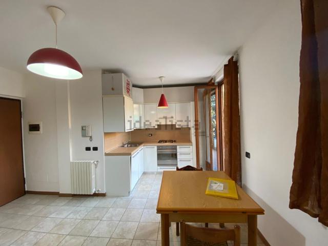 Appartamento in affitto a Usmate, Usmate Velate