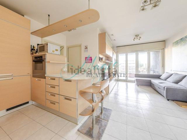 Appartamento in affitto a Municipio 9, Milano