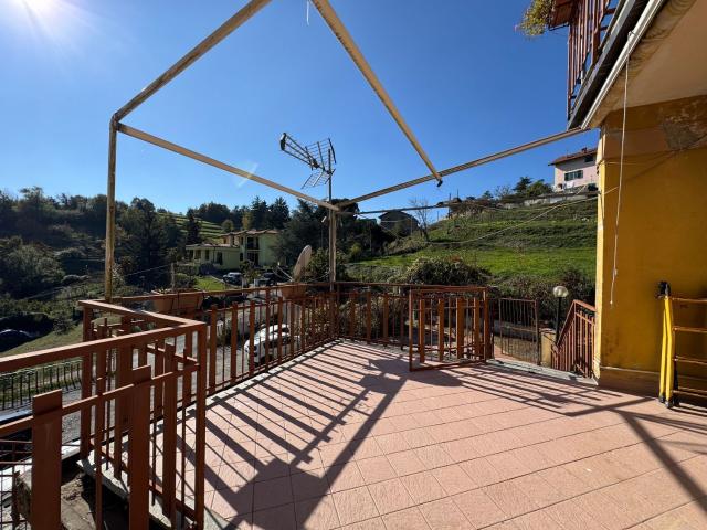 Appartamento in affitto a Savignone, Liguria