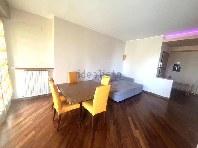 Appartamento in affitto a Lipomo, Lombardia