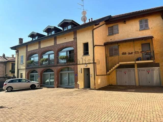 Appartamento in affitto a Mercallo, Lombardia