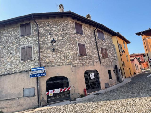 Attico in affitto a San Felice Del Benaco, Lombardia