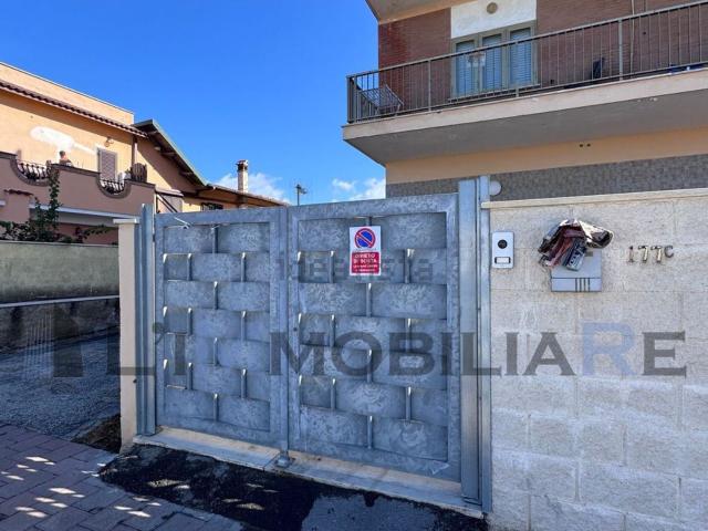 Appartamento in affitto a Torvajanica, Pomezia