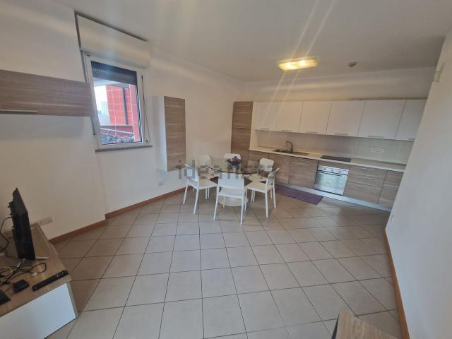 Appartamento in affitto a Municipio 9, Milano