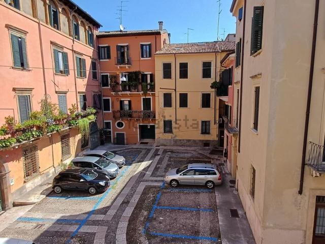 Appartamento in affitto a Centro storico, Brenzone