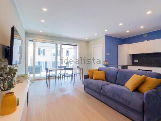 Attico in affitto a Municipio 6, Milano