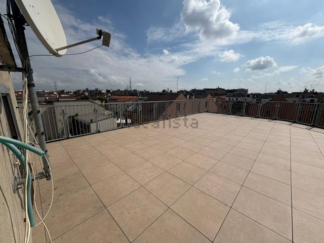 Attico in affitto a Municipio 2, Milano