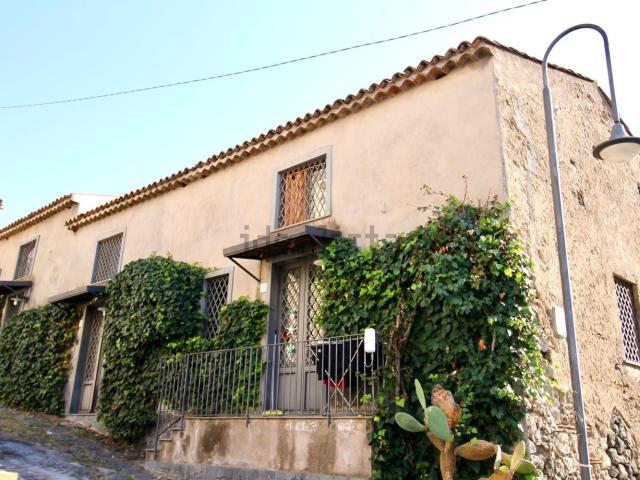 Appartamento in affitto a Capomulini, Acireale