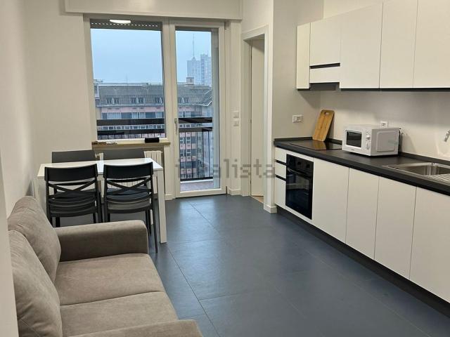 Appartamento in affitto a Municipio 9, Milano