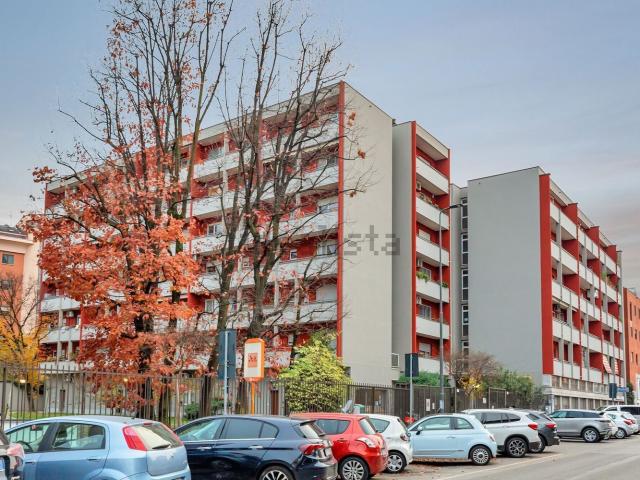 Appartamento in affitto a Municipio 6, Milano