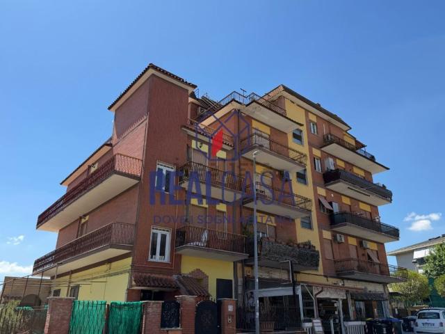 Appartamento in affitto a Torre Angela, Roma