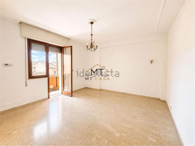 Appartamento in affitto a Centro Storico, Marche