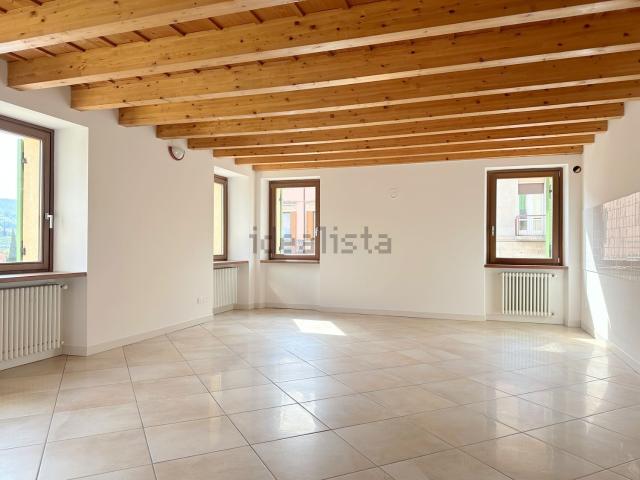 Appartamento in affitto a Negrar di Valpolicella, Verona