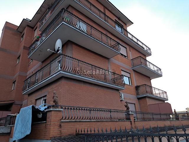 Appartamento in affitto a Centroni, Roma